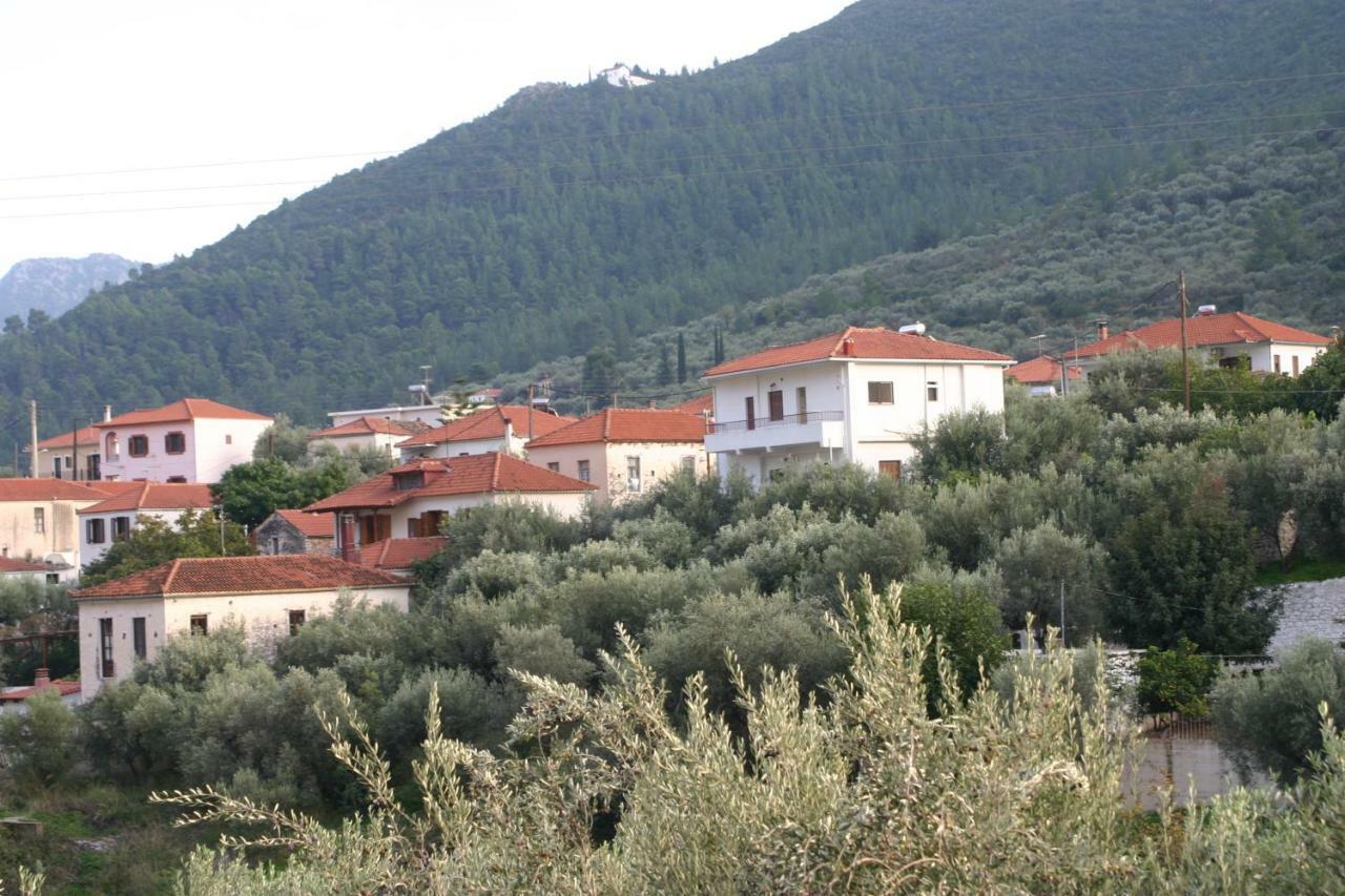 The Studio, Leonídion Buitenkant foto